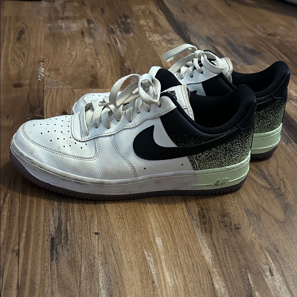 Nike White and Black Air Force 1 Sneakers